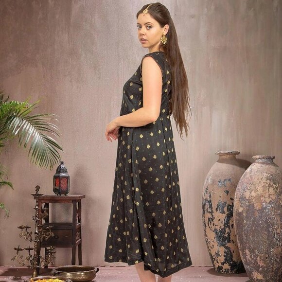 Elegant Black and Gold Silk Knee-Length Dress | Muvvas Boutique - Picture 5 of 6